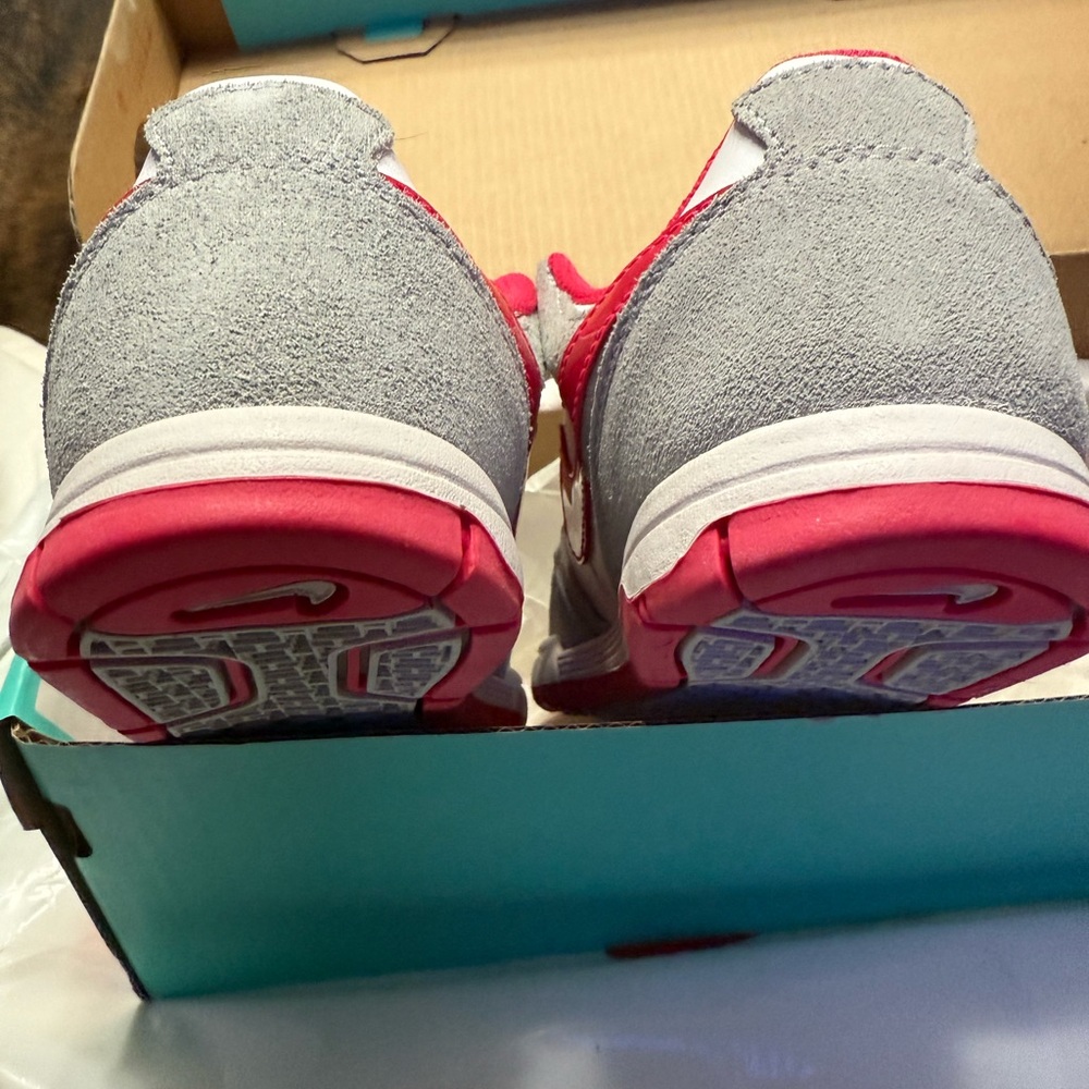 Nike Kids' Red and Gray Sneakers - Picture 5 of 7